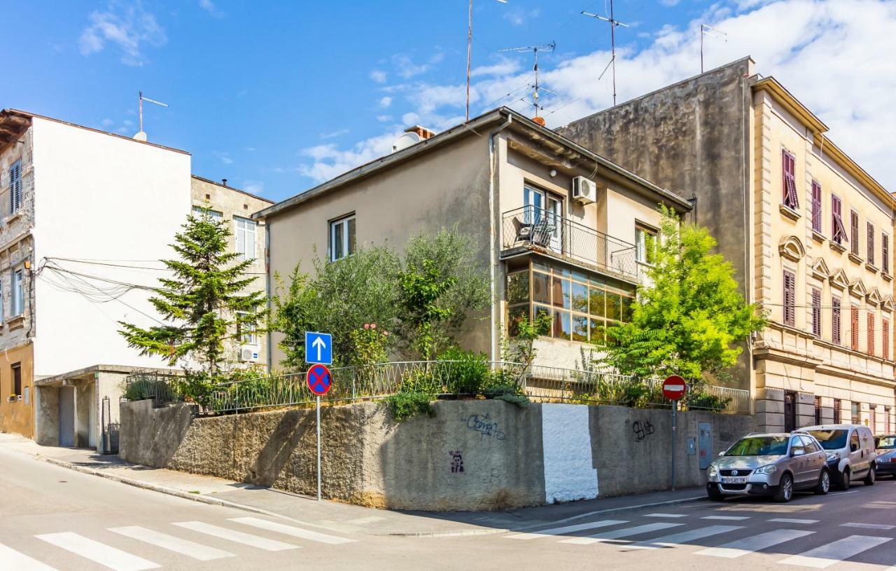 Pula Apartment Exterior photo