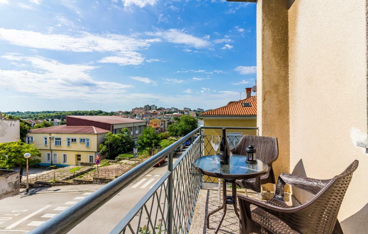 Pula Apartment Exterior photo